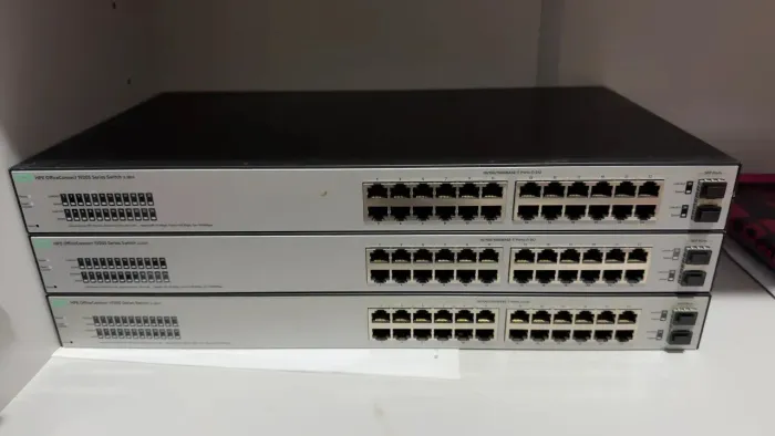 Lote com 3 Switch de Rede 24 Portas HP Aruba 1920s (JL381A)