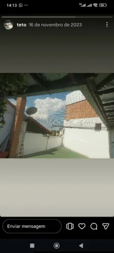 Teto com rede proteção sobre medidas com estrutura de alumínio