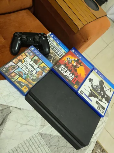 Ps4 slim 1TB