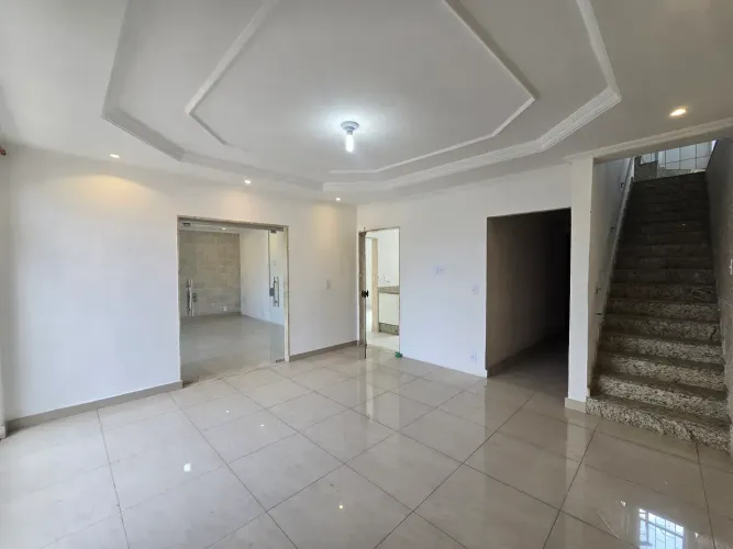 Casa 4 Quartos sendo os 4 Suites - Centro Belford Roxo - Rua dos Cartorário e Shopping