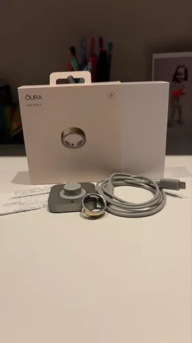 Oura ring dourado