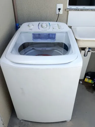 Vendo máquina de lavar Eletrolux 13 kg