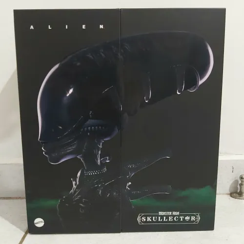 Boneca Monster High Alien Skullector