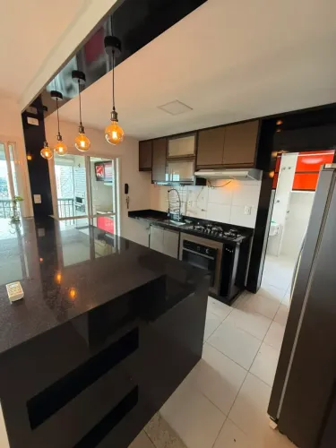 LONDON, 134m2, MOBILIADO, ANDAR ALTO, 3 SUÍTES, VARANDA GOURMAT, 2 VAGAS
