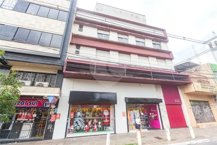 Prédio inteiro à venda em Petrópolis - RS