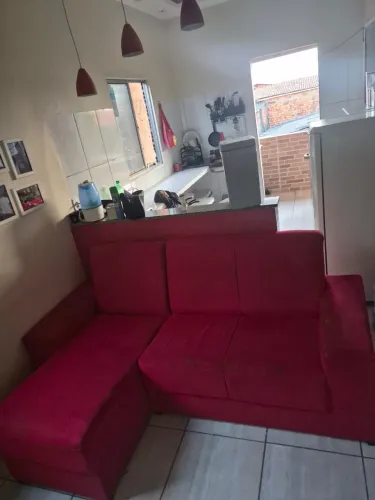 Sofá retrátil vermelho