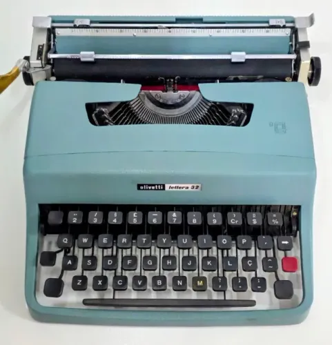Olivetti Lettera 32 máquina de escrever - 1963- Alumínio verde, original, zerada