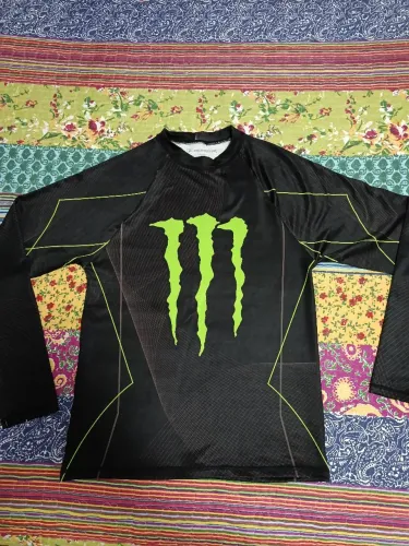 Blusa de compressão Mosnter