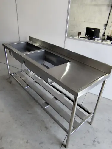 Pia inox 2 bojos 1,80×0,60×0,90 c/ prateleira (2×60×40)