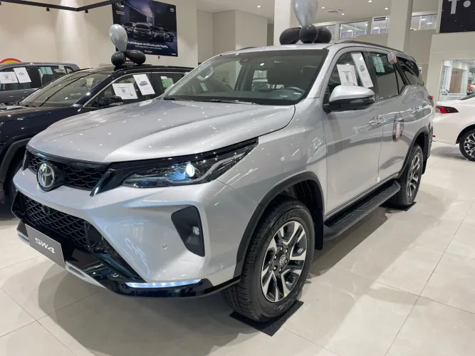 Toyota Hilux 4X2 2.4 Diesel 2026