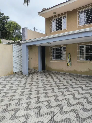 Aluga-se sobrado no ahú, direto com proprietário, excelente localização