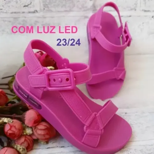 Sandália infantil com Luz Led - Número 23/24 Nova!