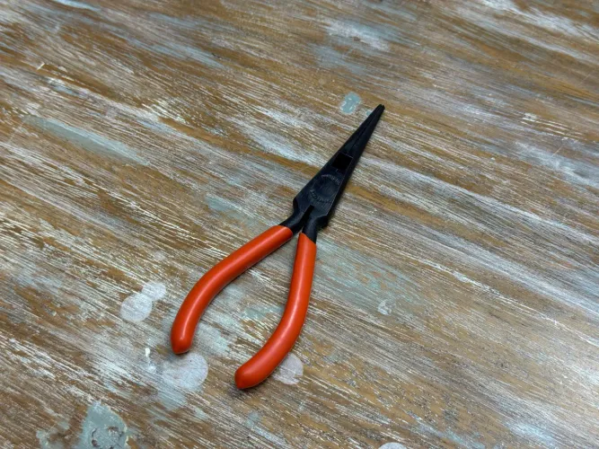 Alicate de bico Tauros 6" 1/2 cana
