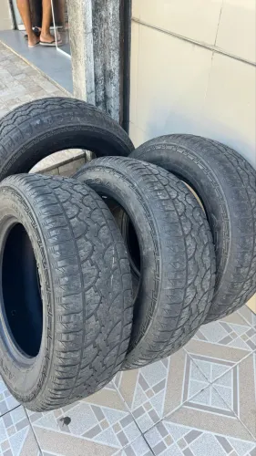 Pneu 275/65 R 18 abaxei pra vender logo