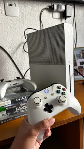 XBOX ONE S IMPECÁVEL