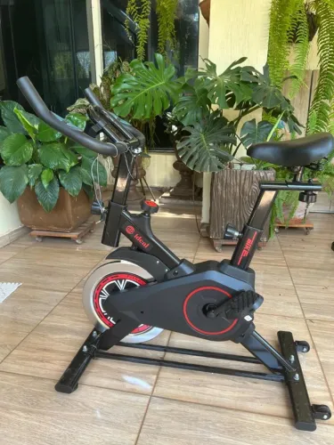 BICICLETA ERGOMÉTRICA
