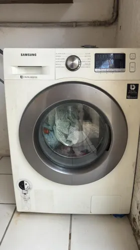 Vendo: Lava e seca Samsung 11kg! R$ 1350,00 no cartão parcelado ou R$ 1250,00 à vista? par