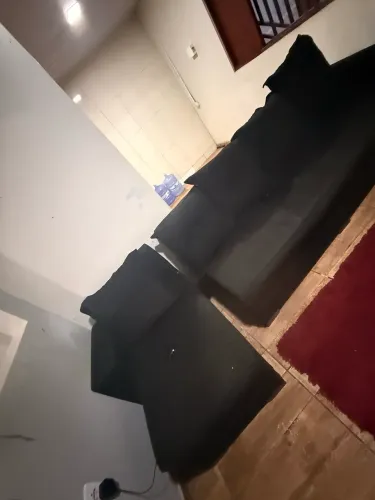 Sofá preto 5 lugares