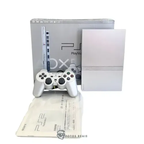 CONSOLE PLAYSTATION 2 SLIM PRATA SATIM SILVER (JPN) NA CAIXA SEMINOVO - SONY