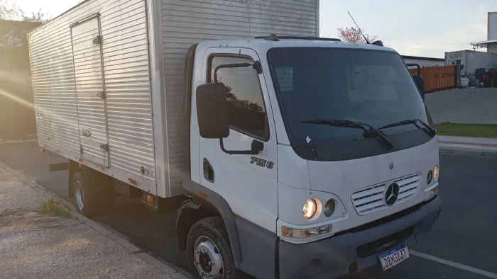 Vvendo 2006 Mercedes Benz baú 715 cano 2006
