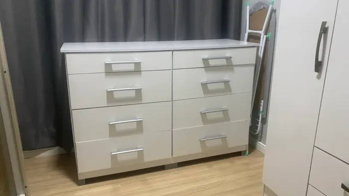 Cômoda 8 gavetas
