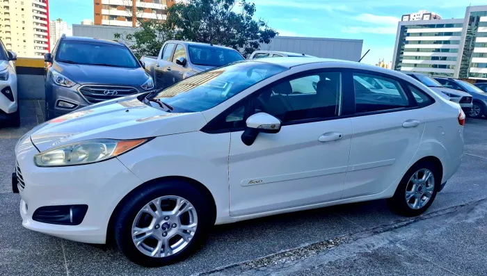 Ford Fiesta Sedan 1.6 16V Flex Aut. 2015