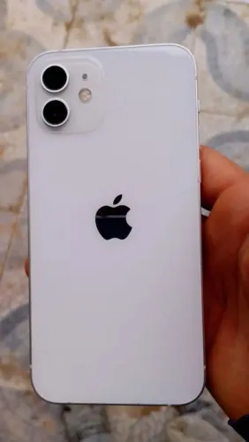 Vendo iPhone 12 tela olede super retina 128GB bateria 80%sem marca de uso estado de novo