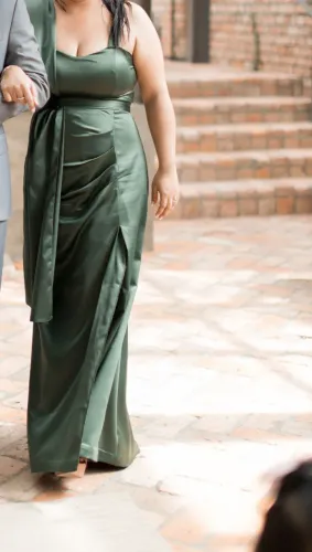 Vestido de festa verde oliva
