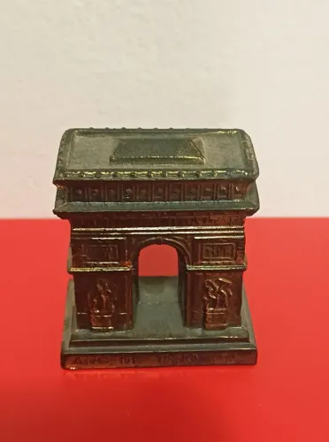 Miniatura do Arco do Triunfo na França 
