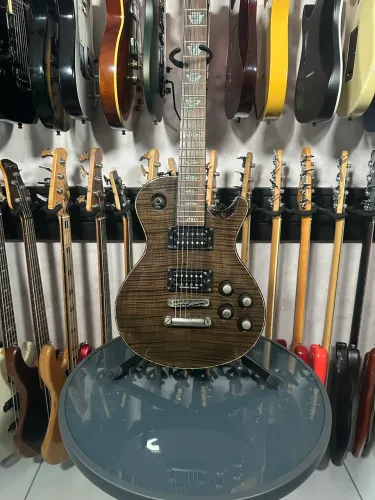 Guitarra Charvel Desolation DS-1  Captadores Seymour Duncan 59 Model e JB