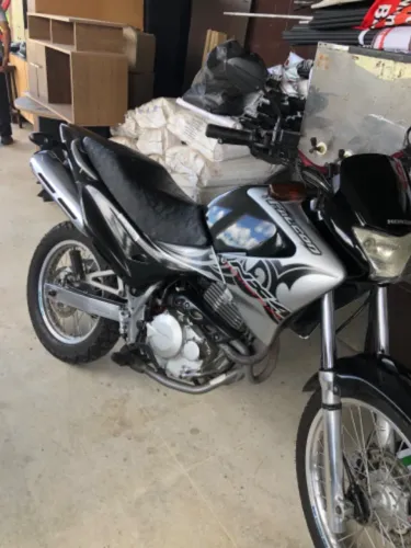 Moto Falcon mas nova de jp pneus novos,tração nova, emplacada,valor16:000