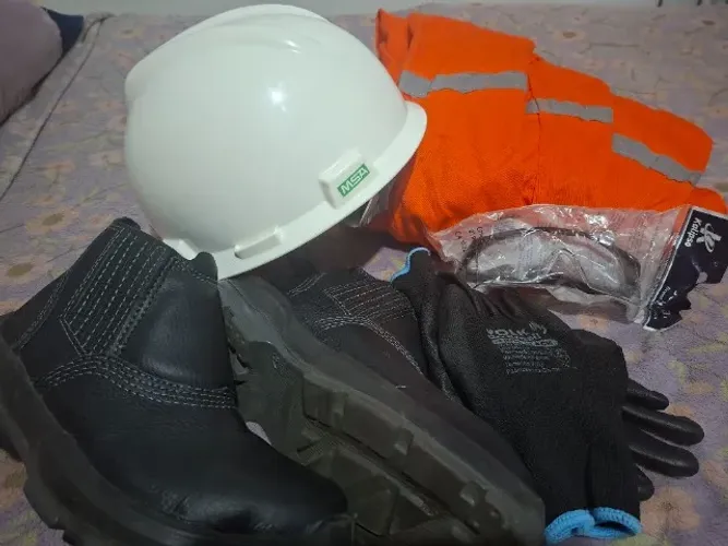 KIT EPI - Macacão, Bota, Capacete, Luva e Óculos