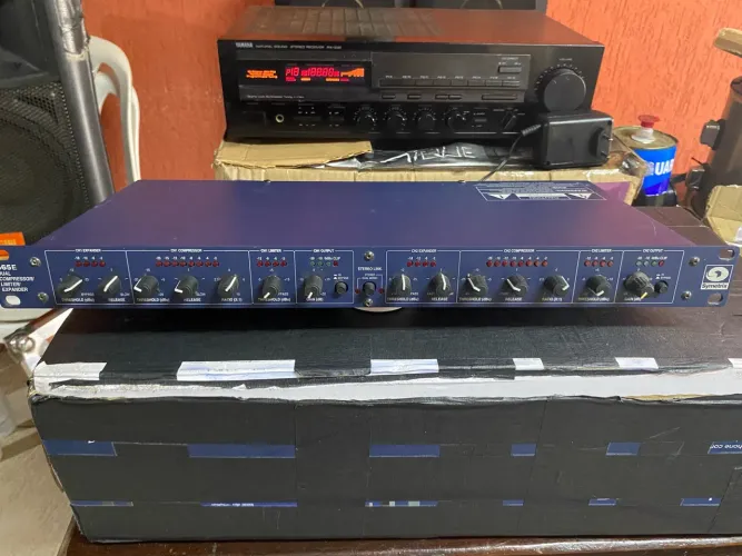 Compressor / Limiter / Gate / Expander - Symetrix 565E
