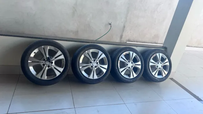 Pneus e rodas aro 17