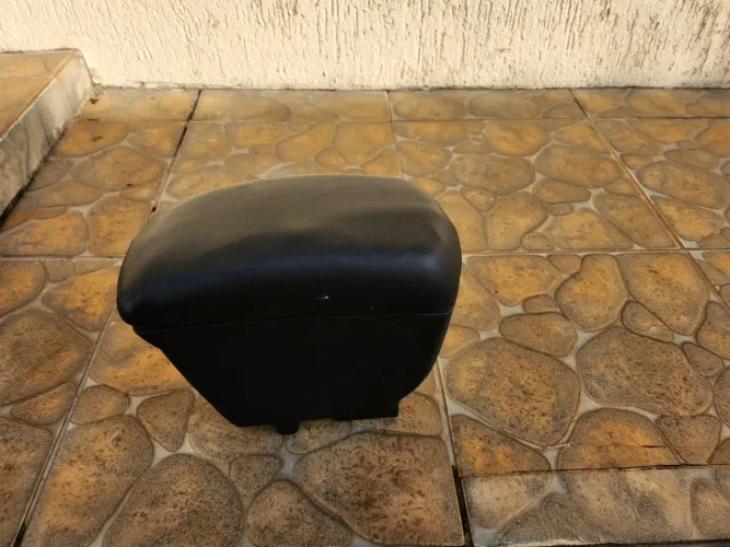 ENCOSTO DE BRAÇOS C4 PALLAS