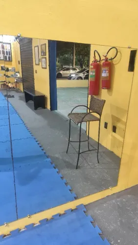 Espelho grande 1,50m x 1,15m usado, sem marcas grandes.