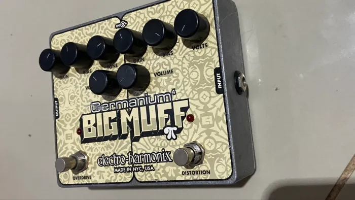 Eletro harmonix Big muff germaniun 4 Pedal Fuzz