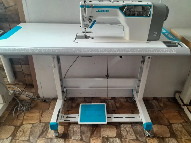 Vendo máquinas de costura retas e overloque,Jack sun special e yamata industrial