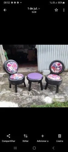 Jogo 2 cadeiras e 1 mesa de centrode pneus
