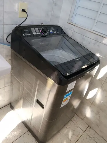 Vende-se máquina de lavar Panasonic, 15Kg /220 3 meses de uso (motivo mudança)