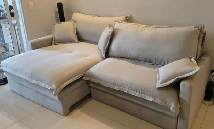 SOFÁ RETRÁTIL COM MOLAS ENSACADAS E BAÚ GIGANTE ! CONFORTO E QUALIDADE !