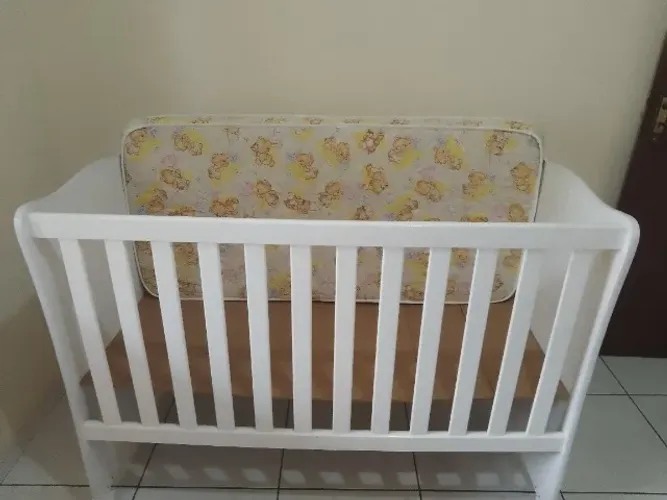 Berço e colchão 