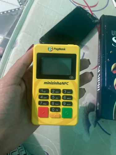 Maquininha de cartão pagseguro com carregador 