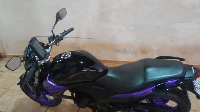 Vende-se CB 300