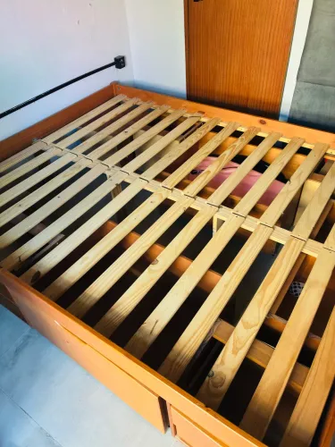 Cama queen multifuncional de madeira maciça