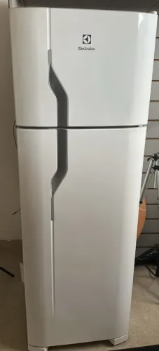Geladeira 260L Electrolux Cycle Defrost