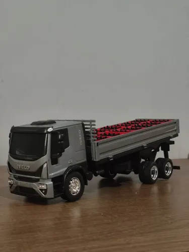 Miniatura Iveco Tector Escala 1:30 Colecionavel 