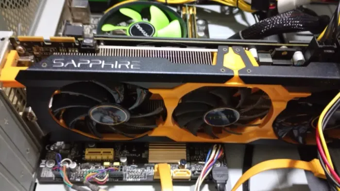 Placa De Vídeo Toxic Sapphire R9 270x 2gb Gddr5 (Usado)