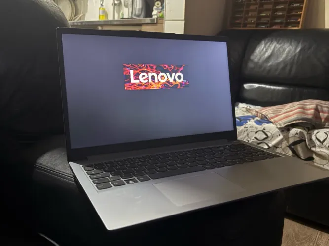 Notebook Lenovo Core i5 12ª Geração, 8GB RAM, SSD 512GB
