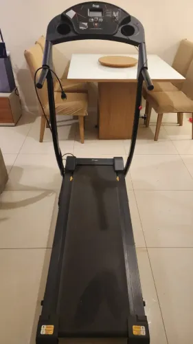 Esteira Ergometrica Eletronica Dream Fitness Black Edition 1.8 semi nova, vai até 12 km/h